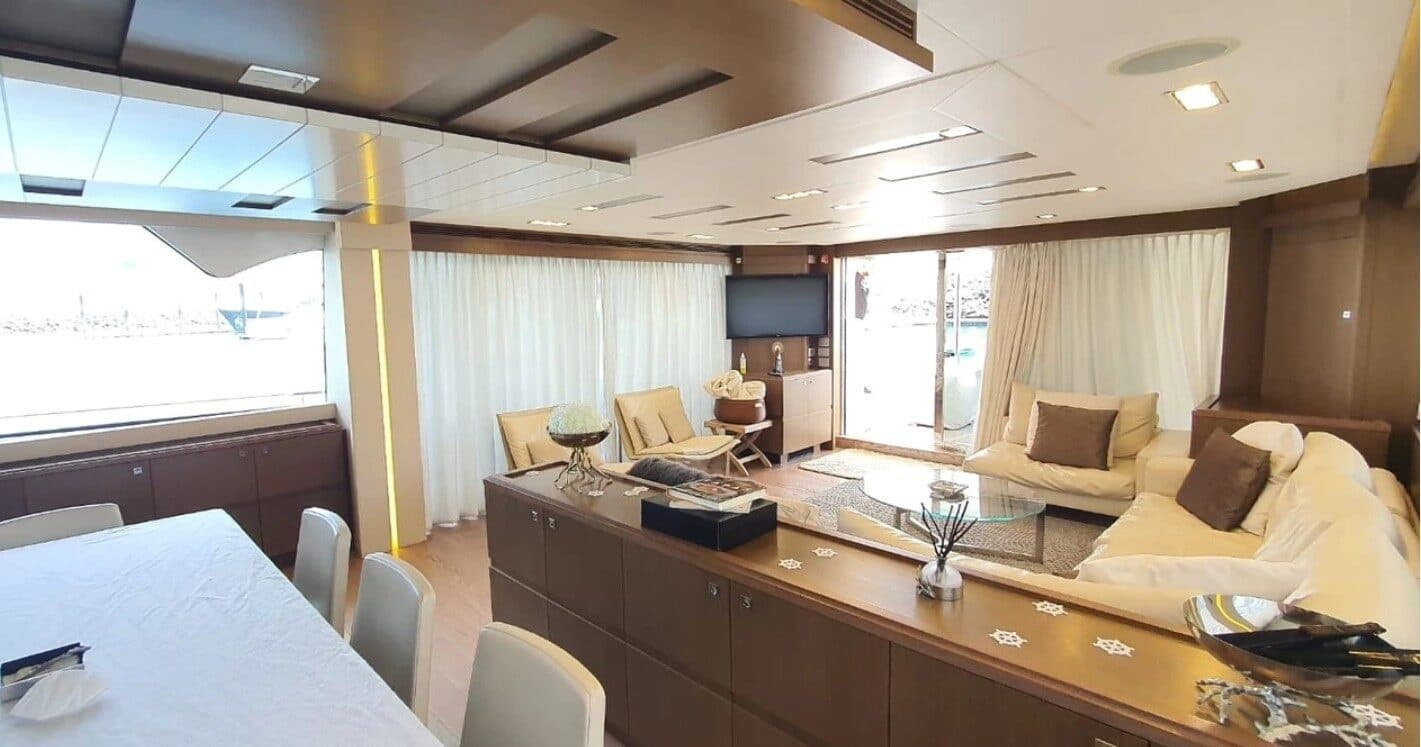 Ferretti 100' 8