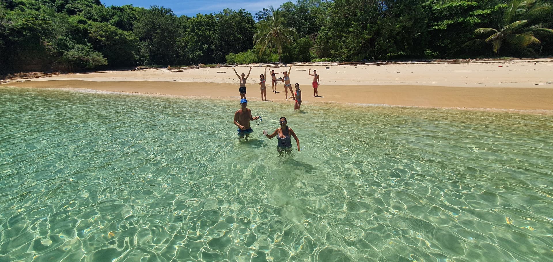 Pearl Islands Archipelago — turquoise waters Panama