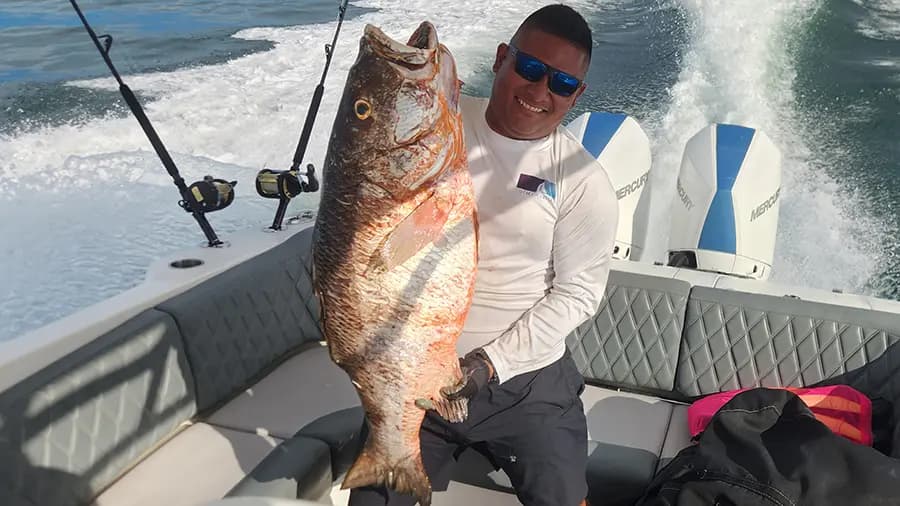 Private sport fishing yacht in Panama