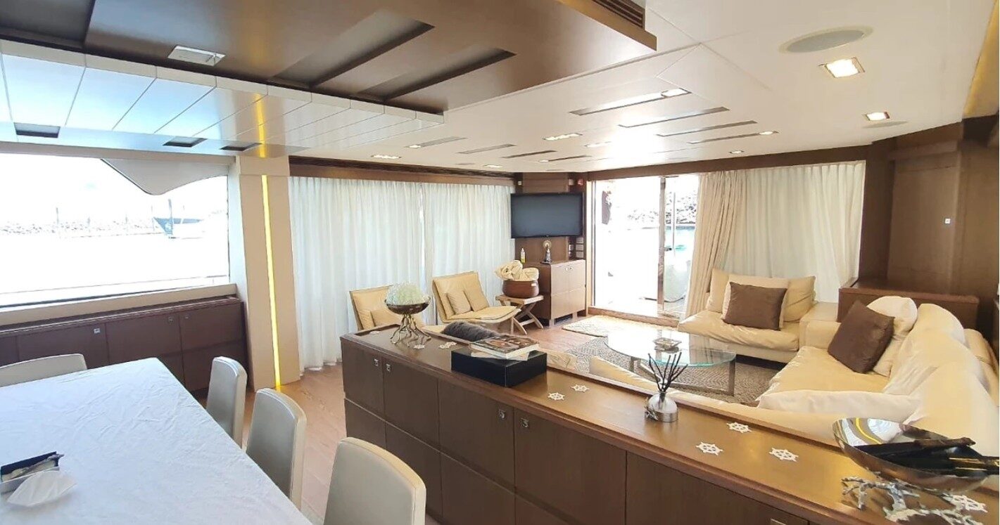 Ferretti 100' 4
