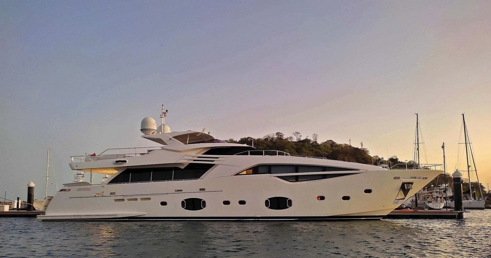 Ferretti 100' 2