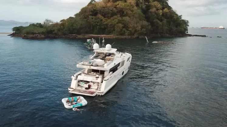 Ferretti 100' 7
