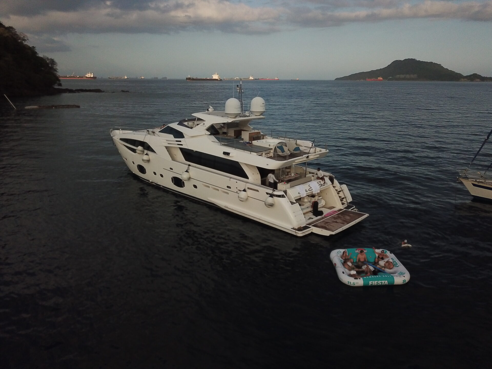Ferretti 100 main deck social area