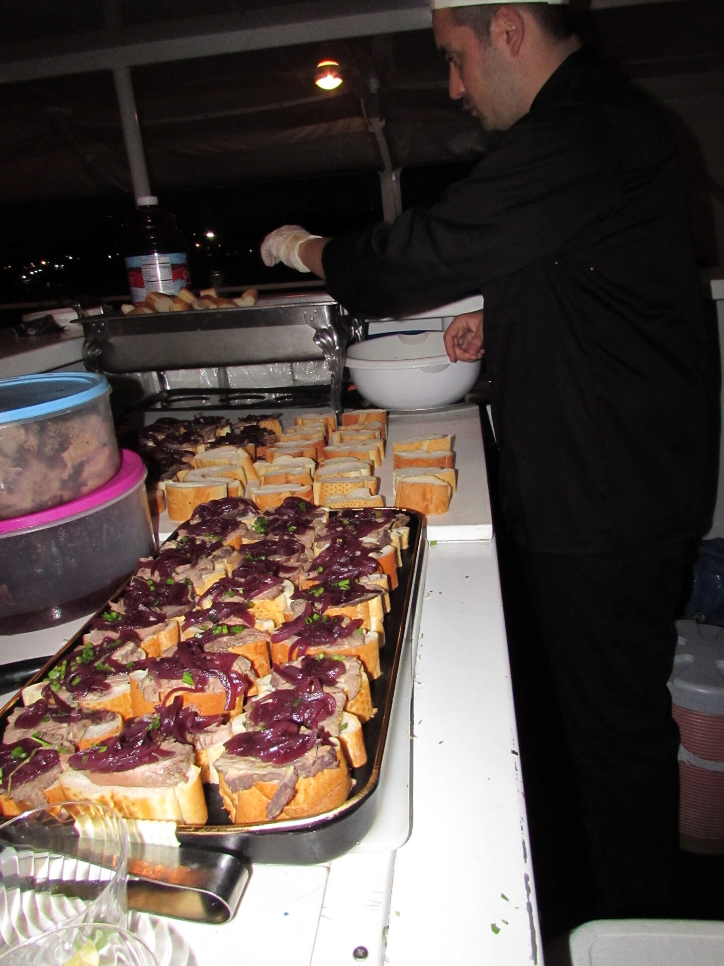 Catering gourmet en evento corporativo en yate — Panamá