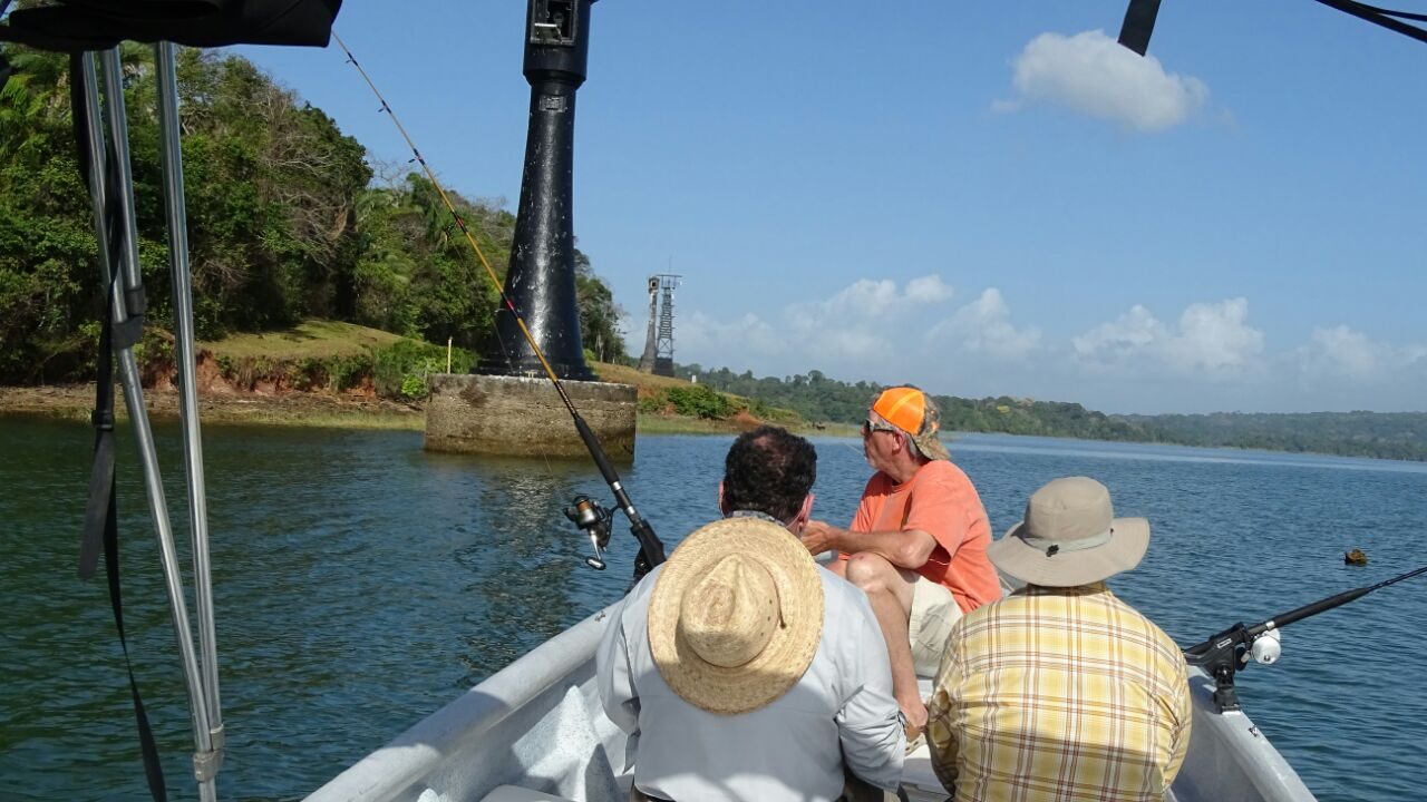 Pesca de pavón en el Canal de Panamá — Lago Gatún