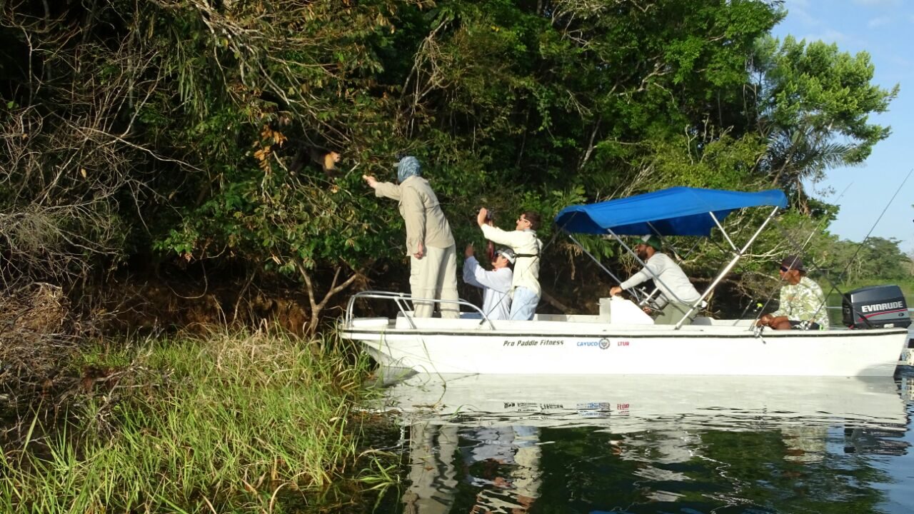 Grupo de pescadores en tour Lago Gatún, Canal de Panamá