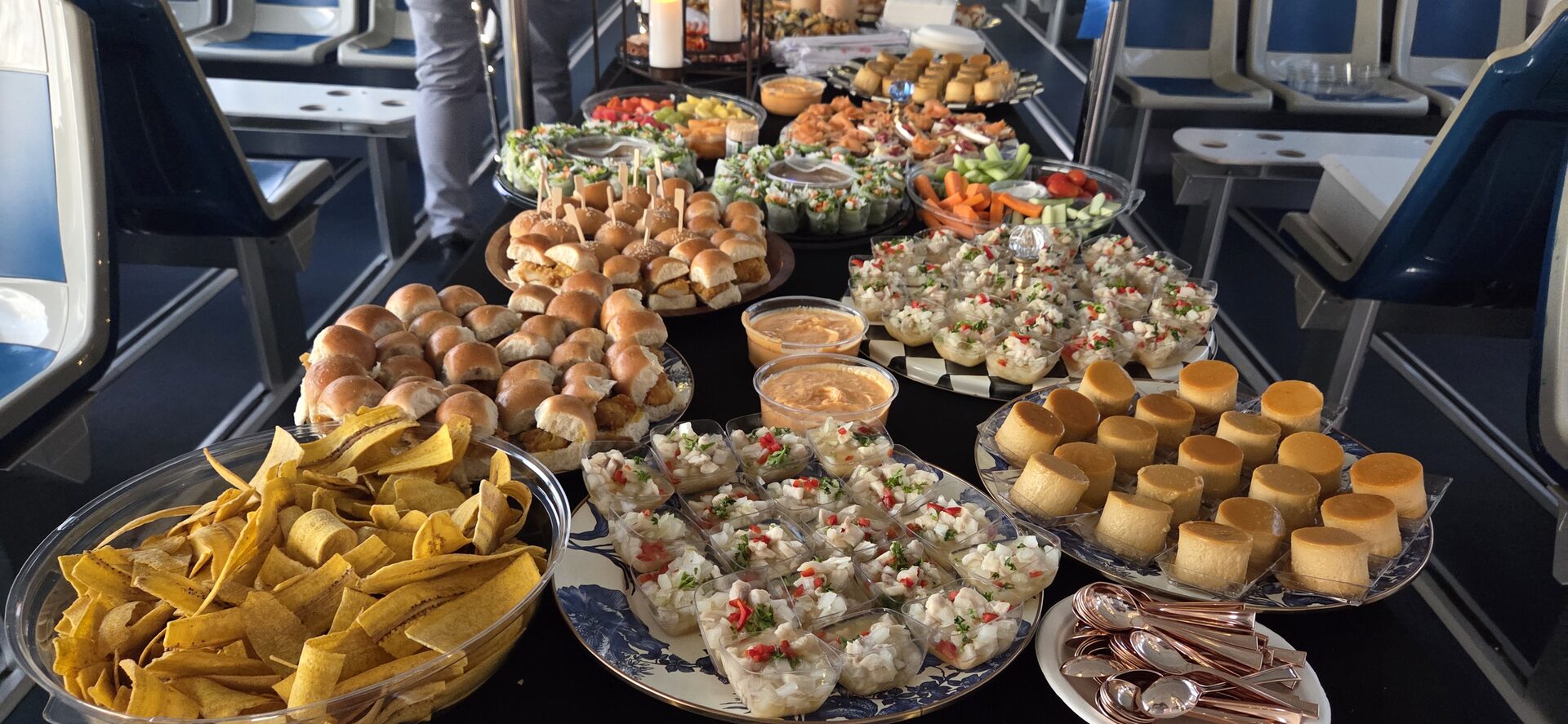 Servicio de catering completo a bordo