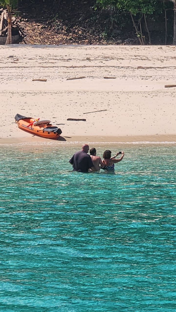 Kayak en playa de Las Perlas