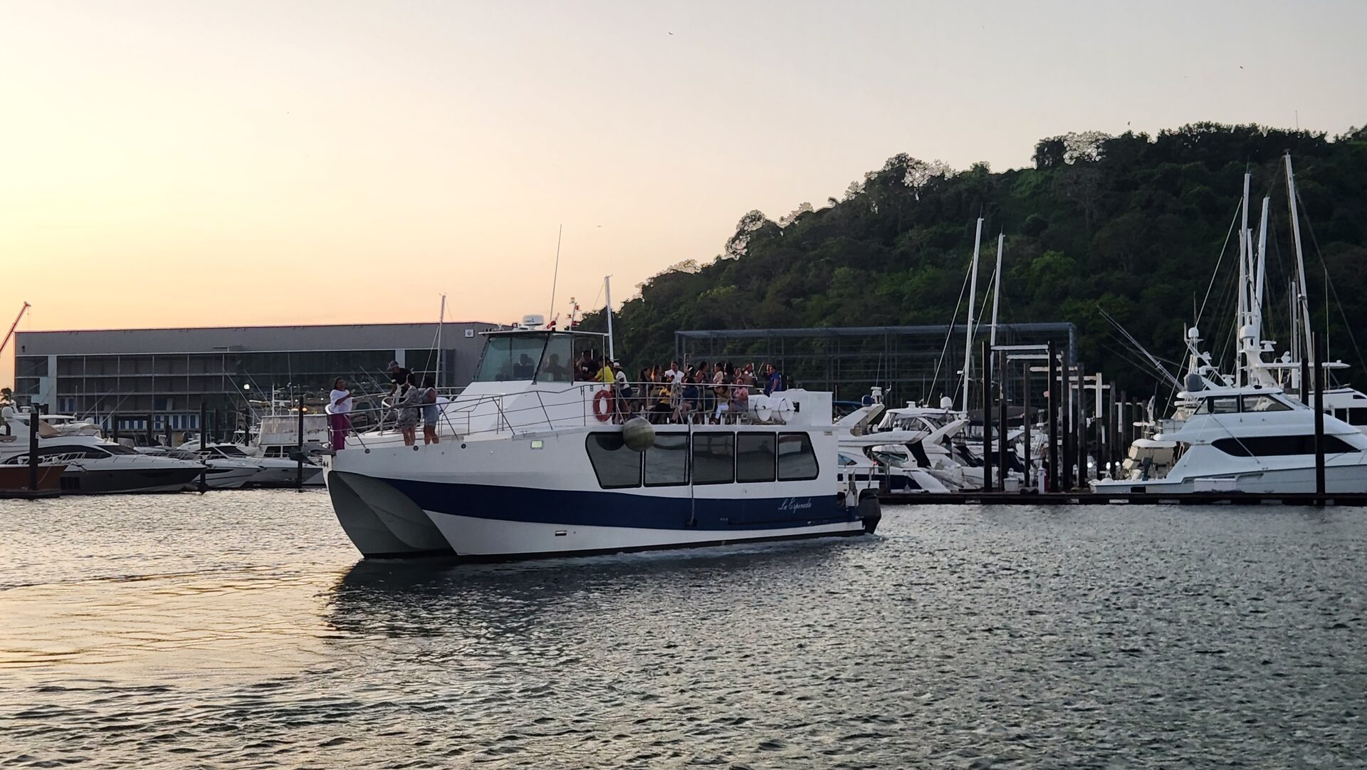 Power Cat 64 yate para eventos en Ciudad de Panamá