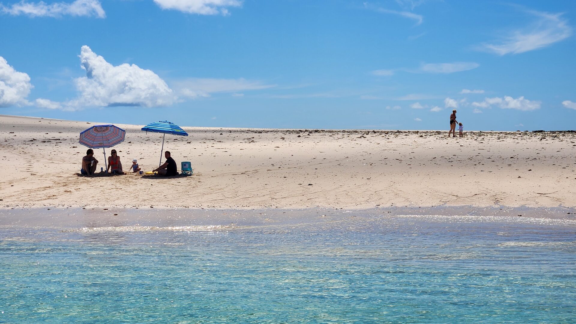 Yate de lujo anclado en Las Perlas — Panama Gem Charters