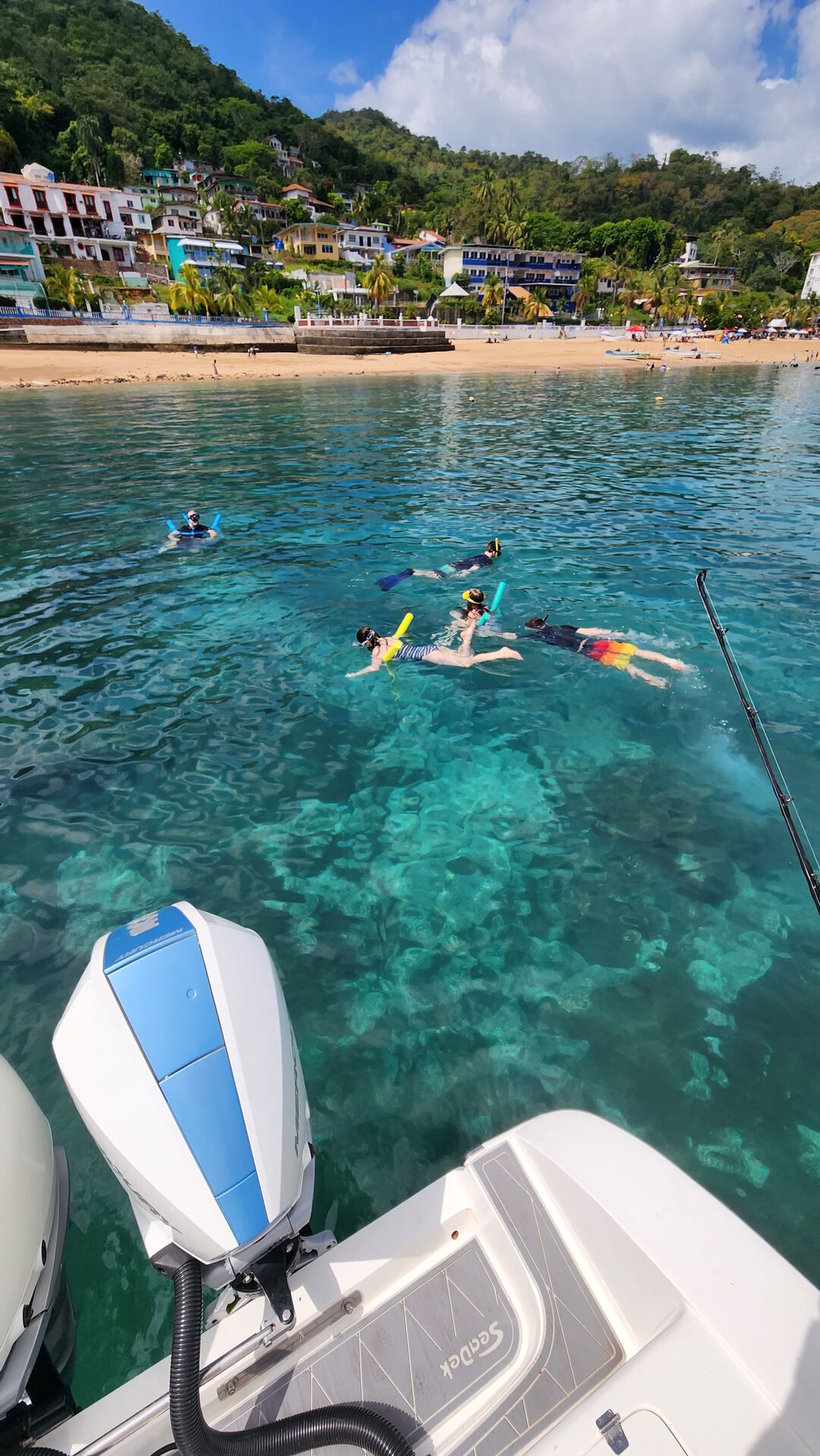 Snorkel en aguas cristalinas de Taboga