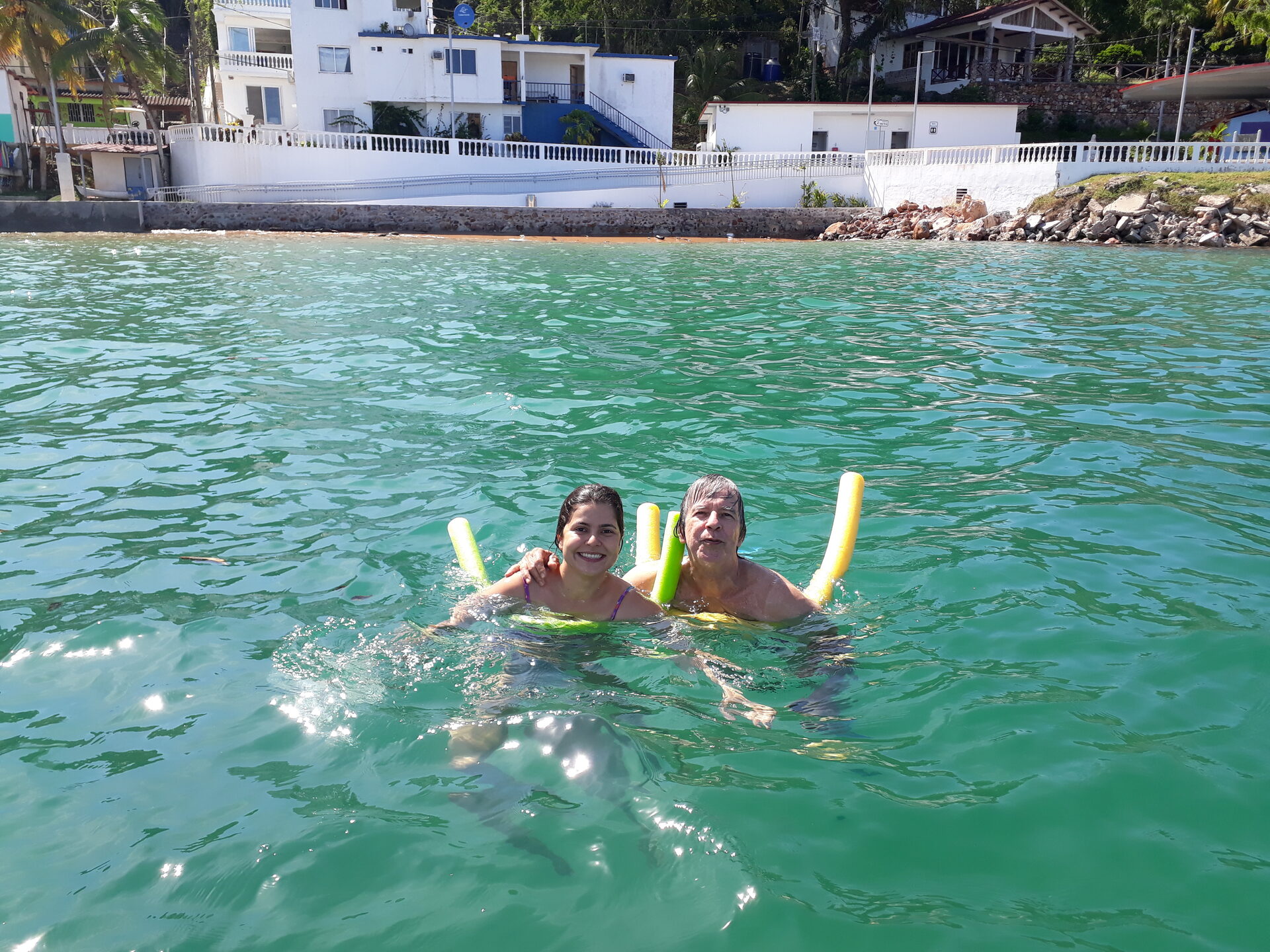 Snorkel en aguas verdes de Taboga
