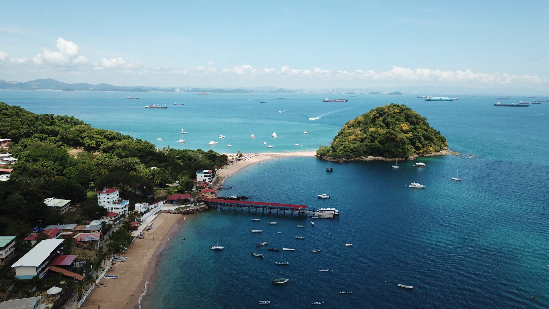 Vista aérea del muelle de Taboga