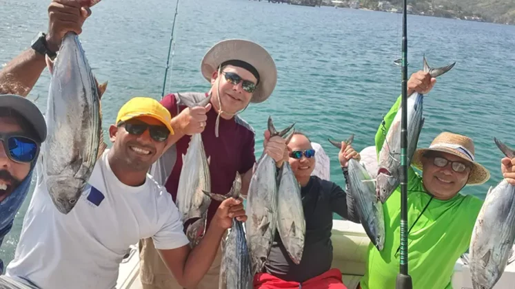 Private Sport Fishing yacht rental - tour de pesca en yate privado panama