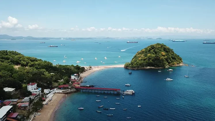 Taboga Island Private Yacht Tour - Gem Charters- Isla Taboga Panamá
